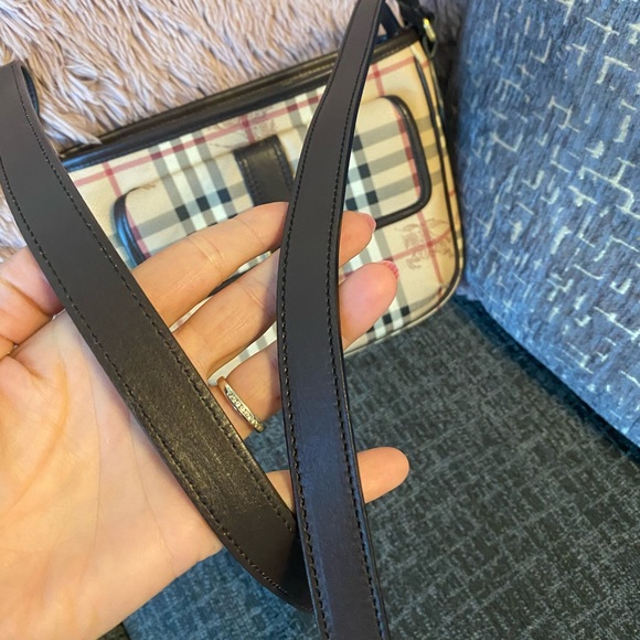 Authentic Burberry haymarket check crossbody bag - Picture 3 of 11